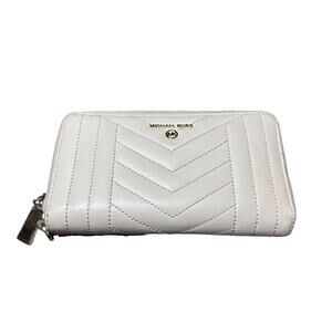 Michael Kors Pale Pink Quilted Leather Wallet
